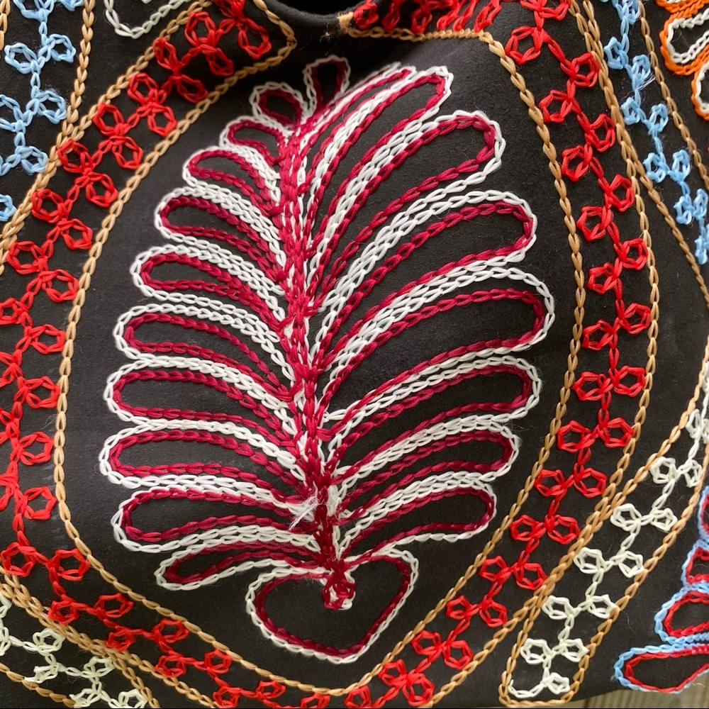 Artfully And Tastefully Embroidered Bag View 3